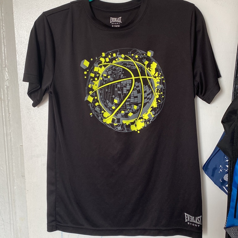 Black  Performance short Sleeve Black T Shirt For Small Men or XL Boy